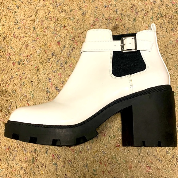 Mix No. 6 Shoes - Mix No. 6 Size 9.5M Women's White Patent Leather Videl Chelsea Block Heel Boots